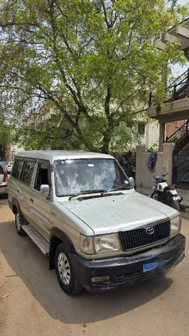 https://images10.gaadi.com/usedcar_image/4402519/original/8b42d428fd790991516b3fffe1a2c7d0.jpg?imwidth=6400