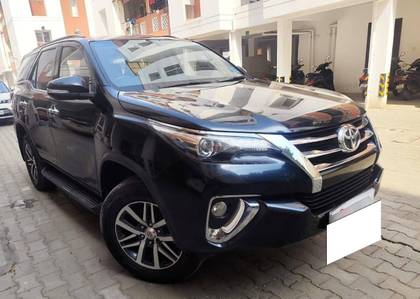 Toyota Fortuner 2.8 4WD AT