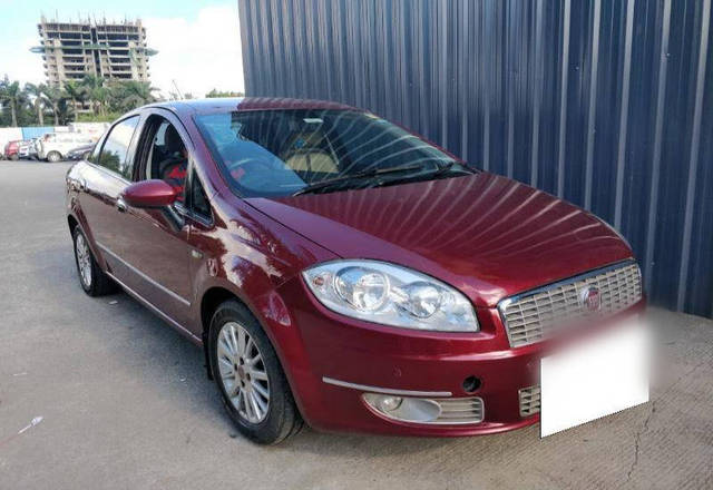 https://images10.gaadi.com/usedcar_image/4402542/original/41afb5bab4f628bf9b51cb4fbb2b2086.jpeg?imwidth=6402