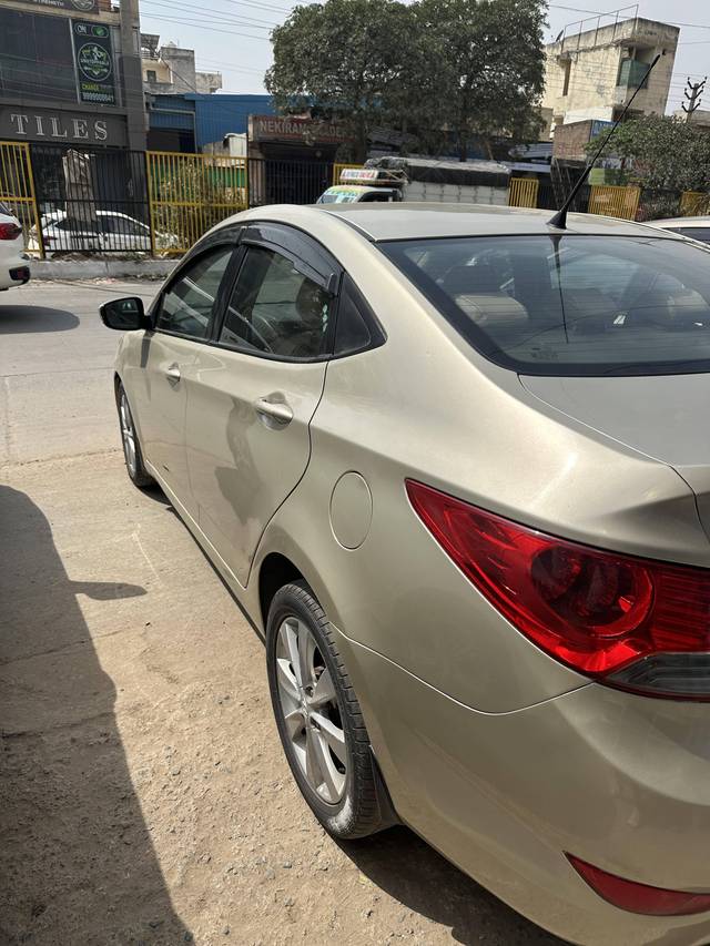 https://images10.gaadi.com/usedcar_image/4402604/original/processed_a3494ee250a63ad17d2f452b83d55349.jpeg?imwidth=6400