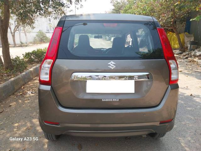 https://images10.gaadi.com/usedcar_image/4402632/original/processed_d51b962a790a3f6bfbd400b6e176b09c.jpg?imwidth=6402