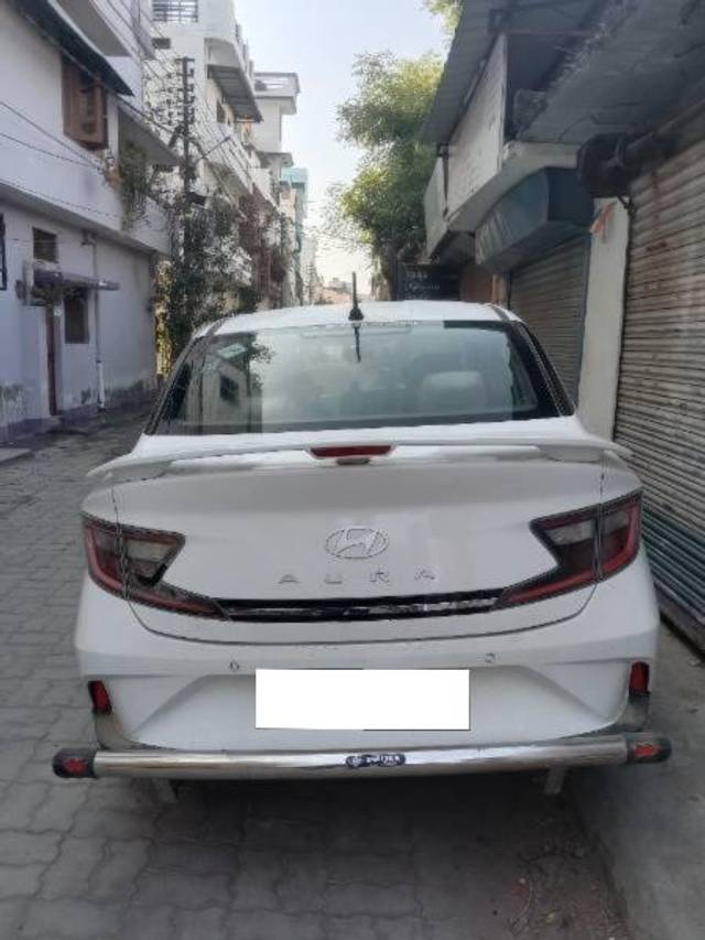 https://images10.gaadi.com/usedcar_image/4402737/original/processed_2e55c8db-f005-4df6-9485-92c86655c854.jpg?imwidth=6401