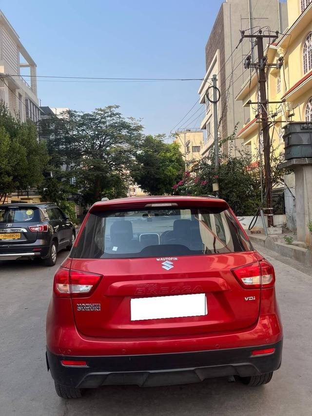 https://images10.gaadi.com/usedcar_image/4402756/original/processed_7e3f19626d000ea4311b65f2d4de2736.jpg?imwidth=6401