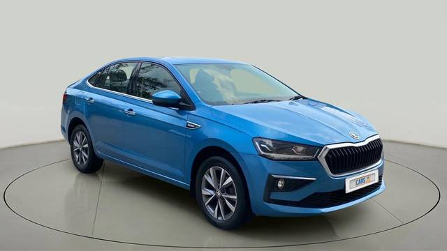 https://images10.gaadi.com/usedcar_image/4402769/original/c6792eeda4e61e868b1d4cc338eee83e.jpg?imwidth=6400