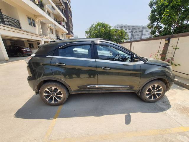 https://images10.gaadi.com/usedcar_image/4402782/original/f1c42f83fe4a2324f7696694822074c7.jpg?imwidth=6401