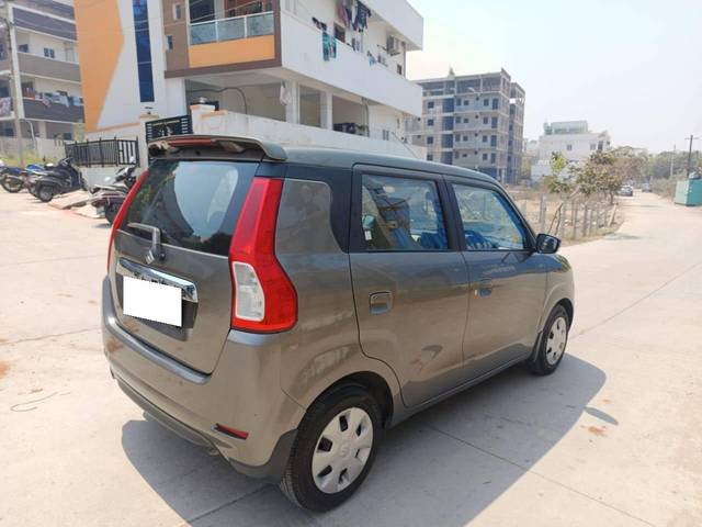 https://images10.gaadi.com/usedcar_image/4402788/original/processed_0ff0c6410cf489adf8d7f1adacb85ff6.jpg?imwidth=6402