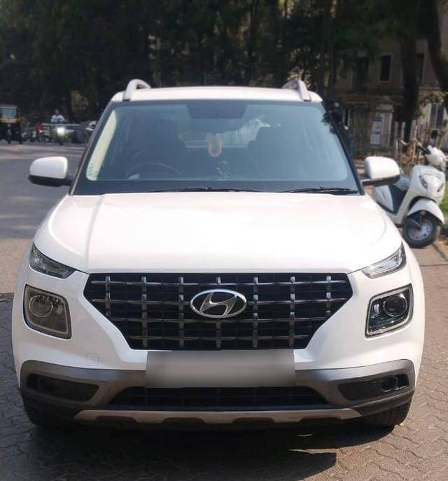 https://images10.gaadi.com/usedcar_image/4402887/original/processed_f1b4d7d1a4cc70151542b5b8fbe3053c.jpg?imwidth=6402