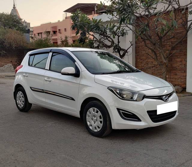 https://images10.gaadi.com/usedcar_image/4402926/original/processed_f0b8d25ecbe30c4714876759d66110ca.jpg?imwidth=6400