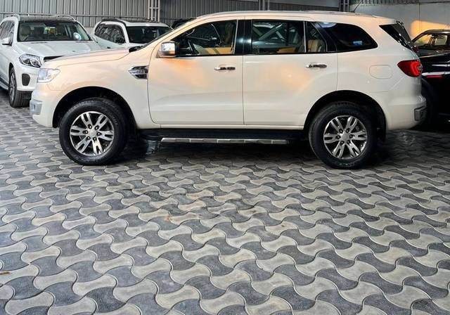 https://images10.gaadi.com/usedcar_image/4402931/original/processed_a61f65e0a540f05d822ab084ee2b0545.jpg?imwidth=6402