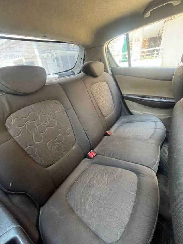 https://images10.gaadi.com/usedcar_image/4402946/original/1c5ba6898c6b3a4765727bc4af78746a.jpeg?imwidth=6402