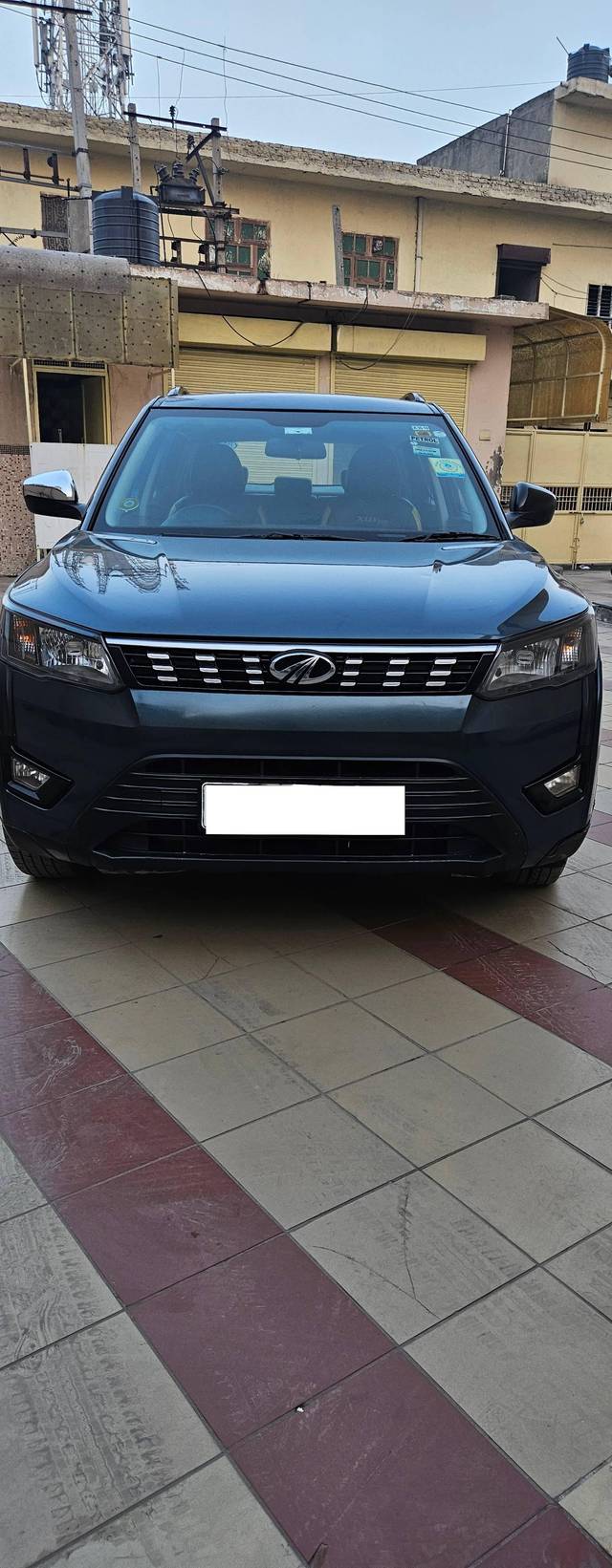 https://images10.gaadi.com/usedcar_image/4403006/original/processed_8dce95f57a272bf135e656b763049cde.jpg?imwidth=6400