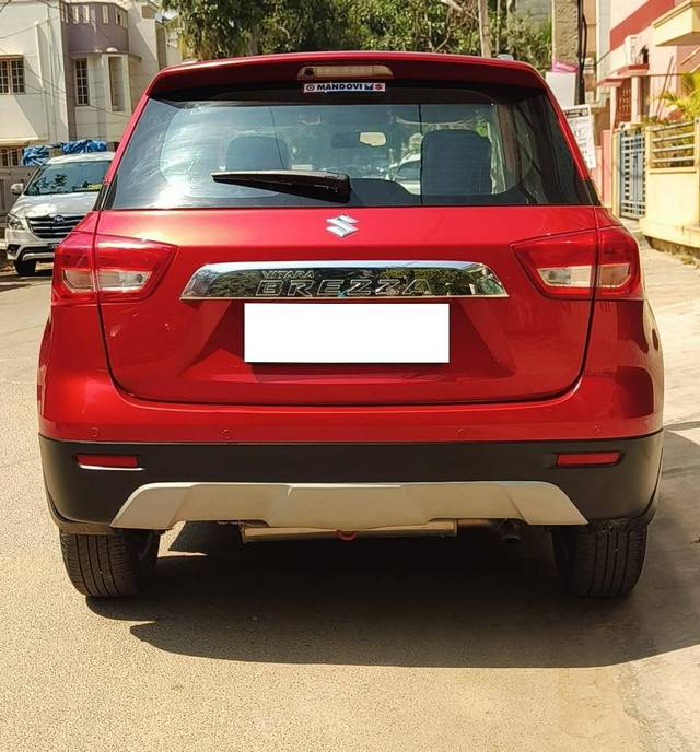 https://images10.gaadi.com/usedcar_image/4403035/original/processed_bf6061edeeaa74a5e7d09fe231fd0384.jpg?imwidth=6401