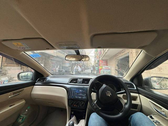 https://images10.gaadi.com/usedcar_image/4403049/original/2350d13ec79c81d1dbf4c03b219a700b.jpg?imwidth=6402