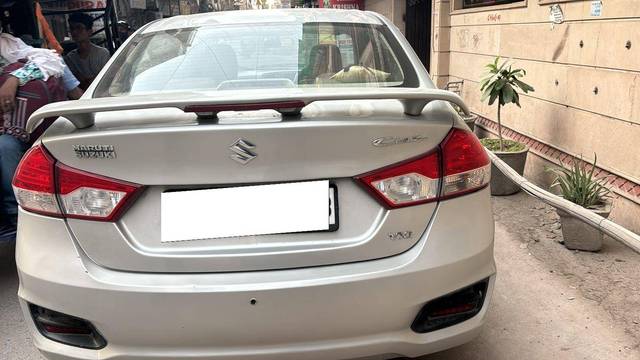 https://images10.gaadi.com/usedcar_image/4403049/original/88fe9bf24275a5e9b105a54d5678378b.jpg?imwidth=6401