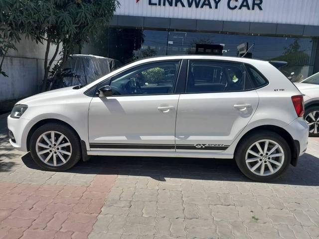 https://images10.gaadi.com/usedcar_image/4403064/original/processed_6d099f865c7d6835154627d22eccb789.jpg?imwidth=6402