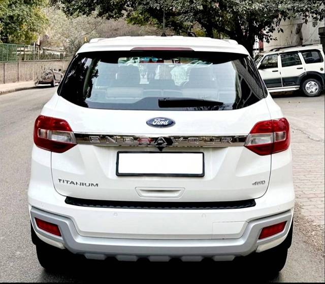 https://images10.gaadi.com/usedcar_image/4403065/original/processed_340676197692a8d4708981a2e5e85c93.jpg?imwidth=6402