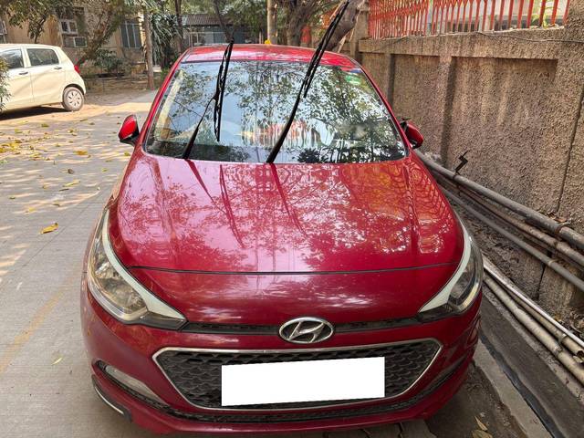 https://images10.gaadi.com/usedcar_image/4403148/original/386b2791a6fc3fa0f29c917500334516.jpg?imwidth=6400