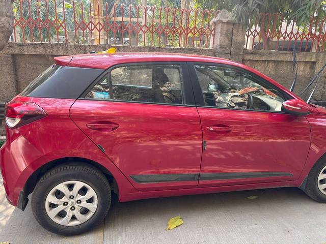 https://images10.gaadi.com/usedcar_image/4403148/original/d66e1255d52a0edbf635b0ee0d4d5530.jpg?imwidth=6402