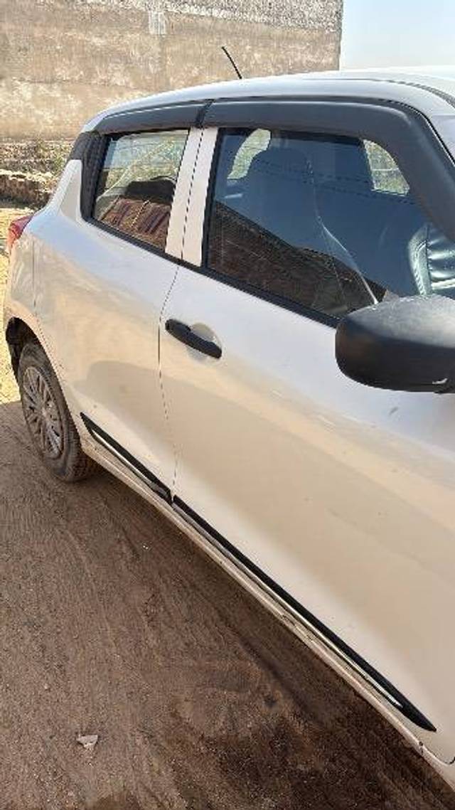 https://images10.gaadi.com/usedcar_image/4403166/original/97973ad0bd2404bd34623112009d5aec.jpeg?imwidth=6402