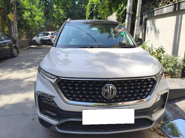 https://images10.gaadi.com/usedcar_image/4403179/original/34e316e7a2f4bd266dea218dffd831f9.jpeg?imwidth=6400