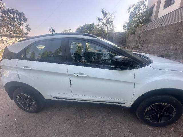 https://images10.gaadi.com/usedcar_image/4403185/original/c3bdadc678b11afce61ee1b19e4d6880.jpeg?imwidth=6400