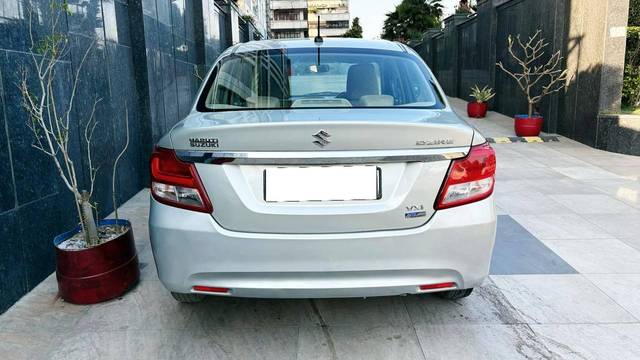 https://images10.gaadi.com/usedcar_image/4403240/original/processed_6788646f4e9dbf56c2308322d9b54699.jpg?imwidth=6402