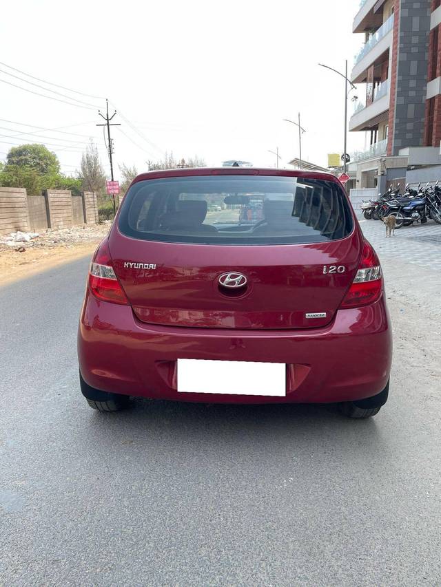 https://images10.gaadi.com/usedcar_image/4403243/original/processed_15e044f9b5897aa5273571e08da1b4be.jpg?imwidth=6402