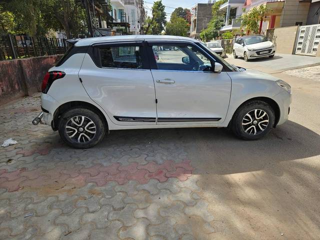 https://images10.gaadi.com/usedcar_image/4403251/original/processed_dd843328c86bc68a4879f13c9fafb25e.jpg?imwidth=6401