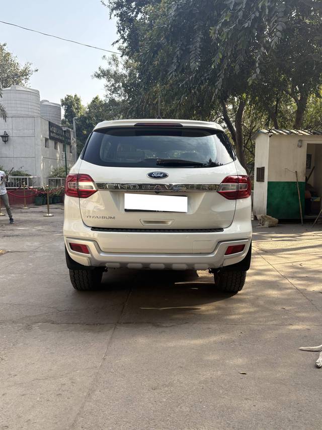 https://images10.gaadi.com/usedcar_image/4403299/original/processed_2c70073fffa6caafa56e71e81788945a.jpeg?imwidth=6402