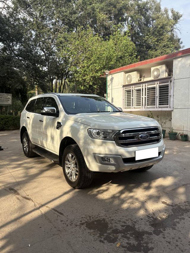 https://images10.gaadi.com/usedcar_image/4403299/original/processed_2e4ffc3403d1e52cfa839c3c9e7d75c4.jpeg?imwidth=6400