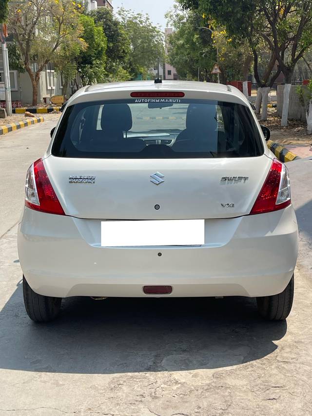 https://images10.gaadi.com/usedcar_image/4403301/original/processed_94a987492f04a51a1628e1340619fc29.jpg?imwidth=6402