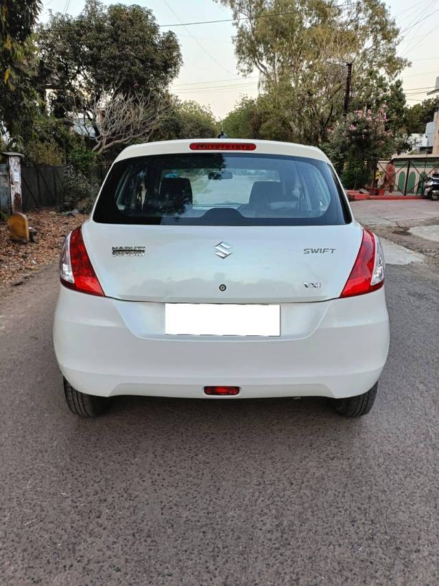 https://images10.gaadi.com/usedcar_image/4403358/original/processed_e0d554d3d6c20cef56a02f4fe6dff618.jpg?imwidth=6402