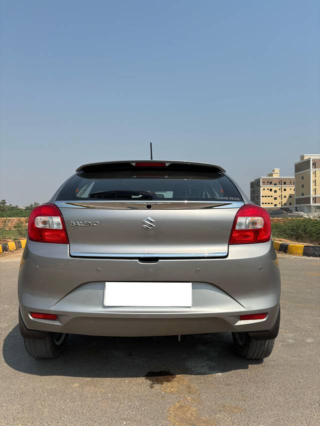 https://images10.gaadi.com/usedcar_image/4403366/original/processed_331bc4b53478fcb5bb233000f91cd050.jpg?imwidth=6402