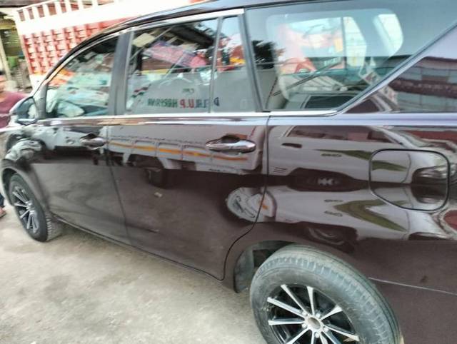 https://images10.gaadi.com/usedcar_image/4403375/original/ce632208f2200643c47199aeea38a794.jpg?imwidth=6402