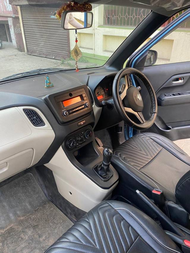 https://images10.gaadi.com/usedcar_image/4403607/original/c86d49128e9fe86f2004ee0c1eaaef43.jpg?imwidth=6402