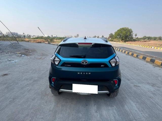 https://images10.gaadi.com/usedcar_image/4403615/original/processed_59ab326f93b28579acfd6a23a36e9978.jpg?imwidth=6402