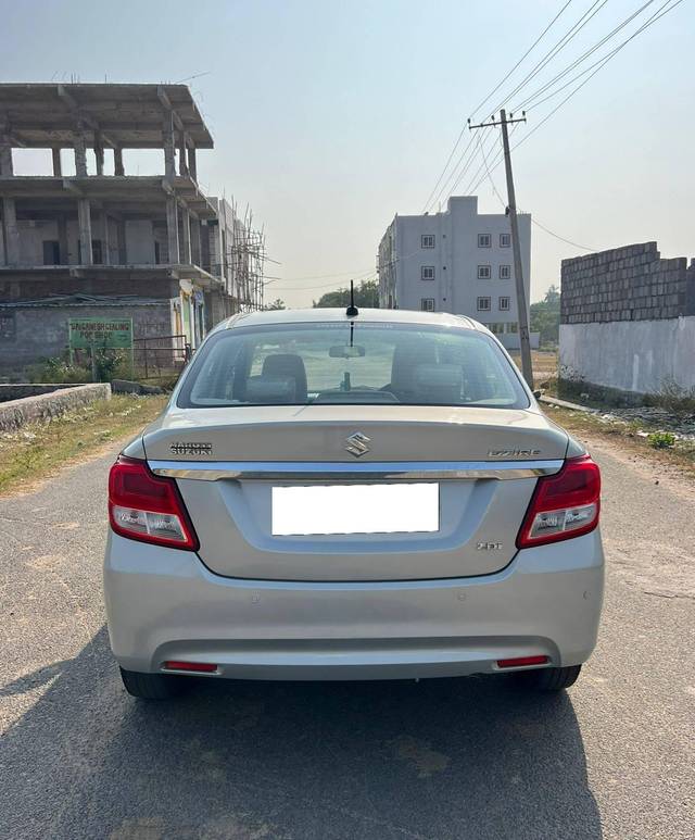 https://images10.gaadi.com/usedcar_image/4403629/original/processed_c5cedfec804de37db43bccca0d7e6b58.jpg?imwidth=6402