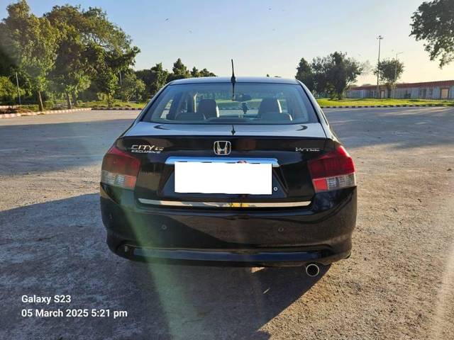 https://images10.gaadi.com/usedcar_image/4403724/original/processed_f6ad1569-5032-4279-aa6b-802ce2d0af08.jpg?imwidth=6401