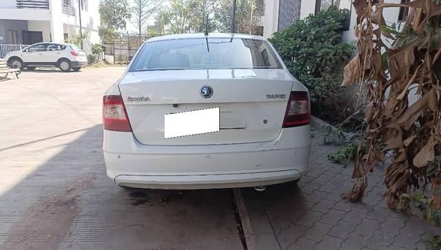 https://images10.gaadi.com/usedcar_image/4403753/original/processed_394365de-a686-4bf8-834a-a6078139f97c.jpg?imwidth=6400