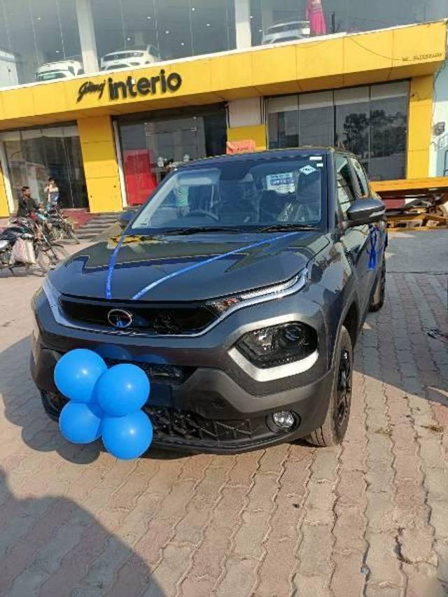 https://images10.gaadi.com/usedcar_image/4403890/original/processed_287acc6d-fd63-4aea-9176-6dd07c8999ee.jpg?imwidth=6400