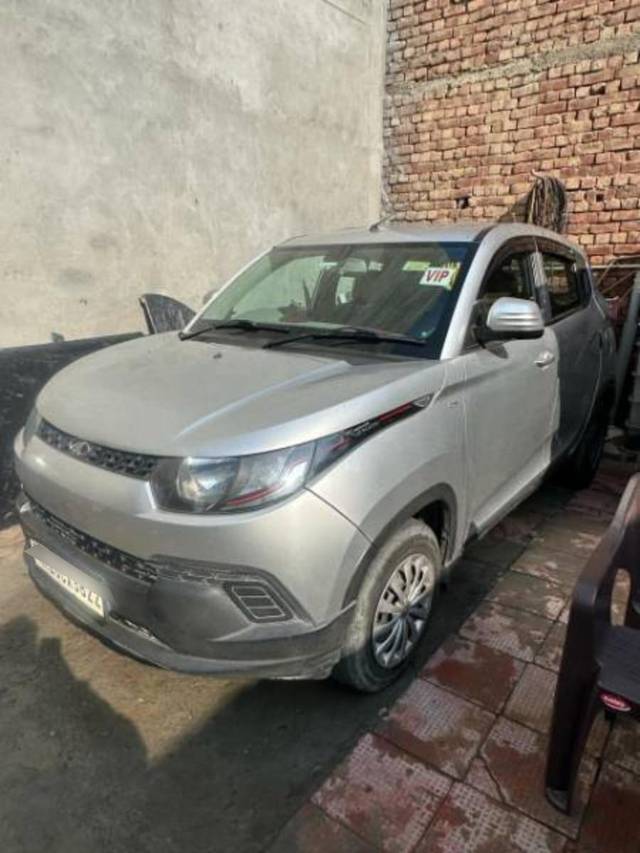 https://images10.gaadi.com/usedcar_image/4403985/original/processed_aedab27c-ded9-4e1d-ae62-9de508adabc6.jpg?imwidth=6400