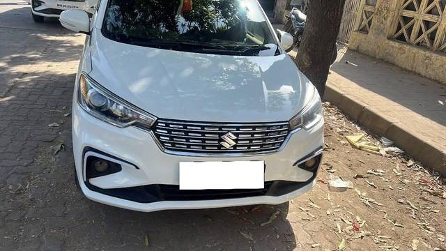 https://images10.gaadi.com/usedcar_image/4403987/original/processed_98877a80-9468-40d9-874b-6551ff56bd28.jpeg?imwidth=6400