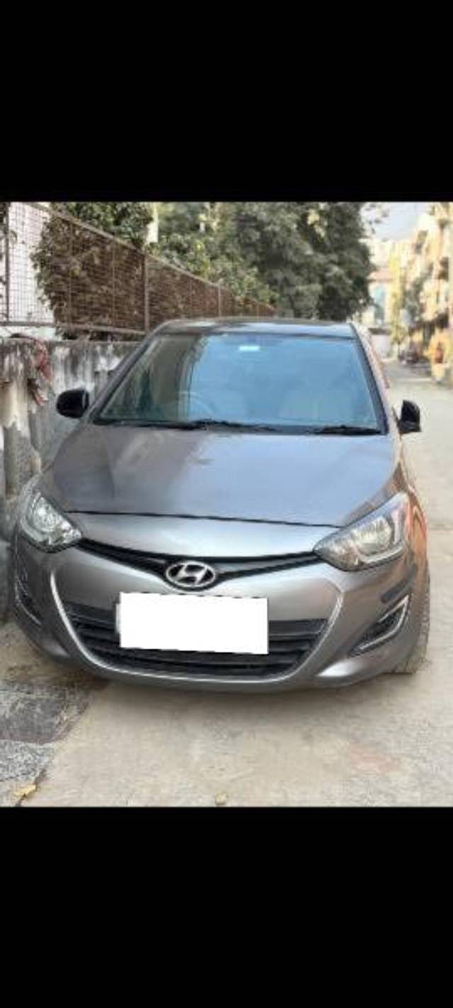 https://images10.gaadi.com/usedcar_image/4403993/original/processed_146c84ee-2929-44f0-9189-f1801d5a5afa.jpg?imwidth=6400