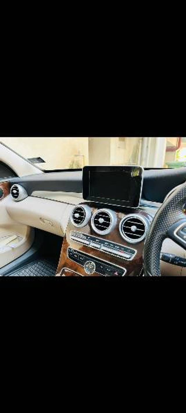 https://images10.gaadi.com/usedcar_image/4404044/original/103af2c47b87efb62e8a67127ccc67fc.jpg?imwidth=6402