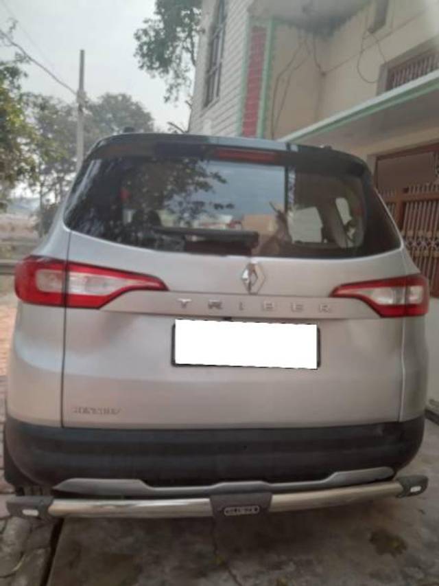 https://images10.gaadi.com/usedcar_image/4404072/original/processed_2ba68ea1-0c63-49bc-9c80-c8aa4305e7d7.jpg?imwidth=6401