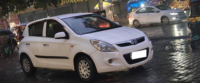 https://images10.gaadi.com/usedcar_image/4404083/original/c7d960c5f92b975a8fcaeb35c39ea483.jpg?imwidth=6400