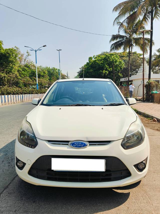 https://images10.gaadi.com/usedcar_image/4404133/original/processed_b22dbd918707bf04b408ec13da9412ee.jpg?imwidth=6400