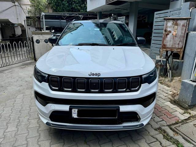 https://images10.gaadi.com/usedcar_image/4404163/original/processed_d79624a52c438ed14e9f1fe941ebc103.jpg?imwidth=6401