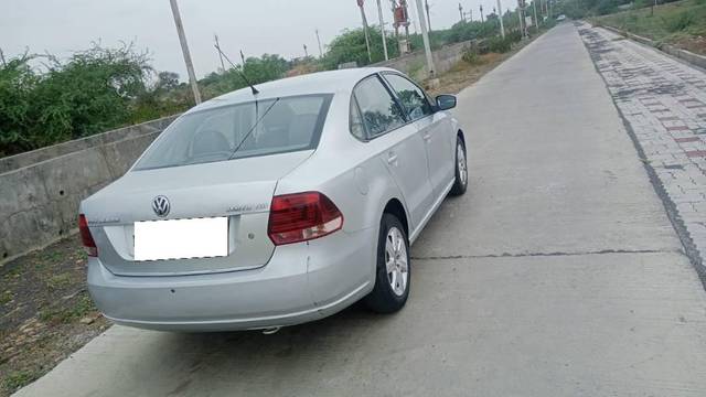 https://images10.gaadi.com/usedcar_image/4404169/original/processed_906e5478-cb32-4109-802b-accdcbaa8bc1.jpg?imwidth=6402