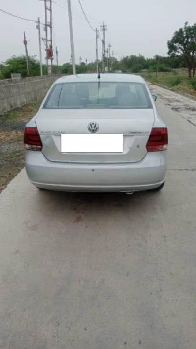 https://images10.gaadi.com/usedcar_image/4404169/original/processed_c5ff5020-741d-4729-9c2f-c5d54dbe2b9c.jpg?imwidth=6401